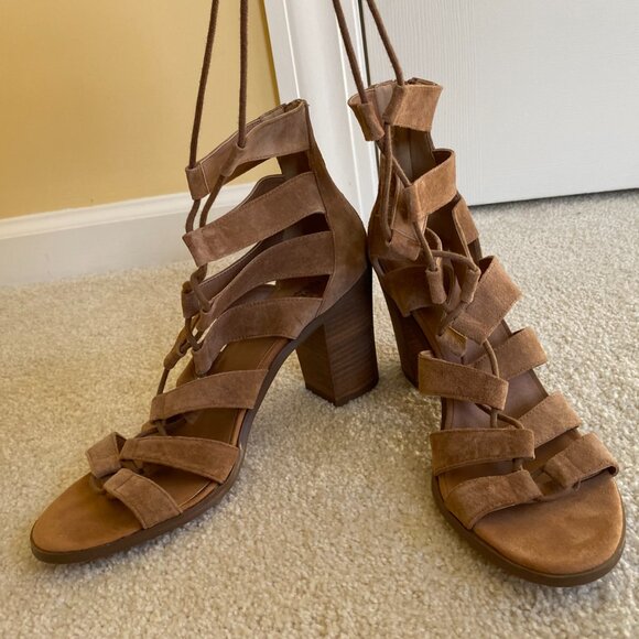 CROWN VINTAGE laceup strappy tan suede 3-1/2" heels, sz 10 - Picture 3 of 11